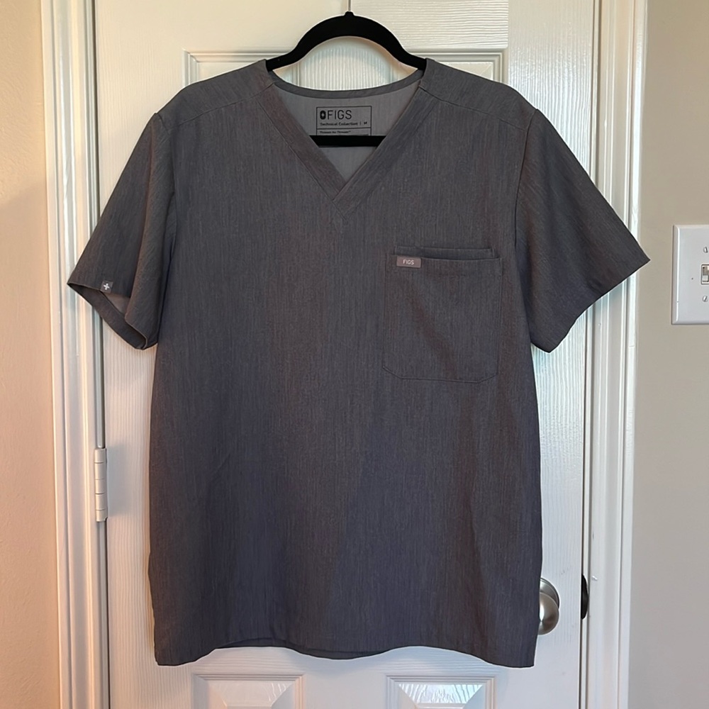 Figs Leon 3 Pocket Scrub Top